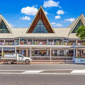 Plaza Airlie Beach
